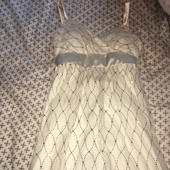 Formal Dress - Picture 2 of 3